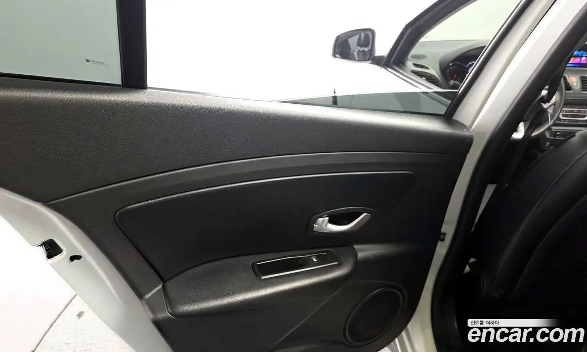 Renault (Samsung) SM3 2014 1.6 автомат (гидро), фото 15 Renault (Samsung) SM3 2014 1.6 автомат (гидро), фото 15