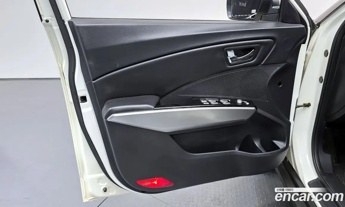 SsangYong TIBOLI 2015 1.6 автомат (гидро), фото 14 SsangYong TIBOLI 2015 1.6 автомат (гидро), фото 14