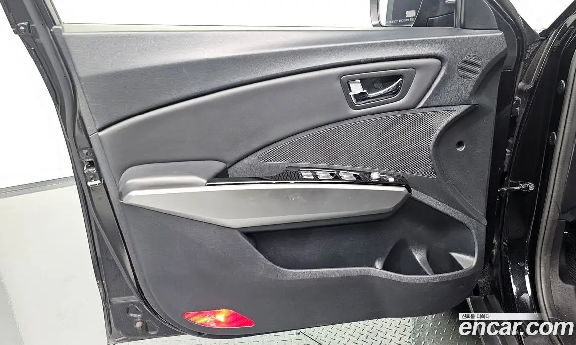 SsangYong TIBOLI 2015 1.6 автомат (гидро), фото 14
