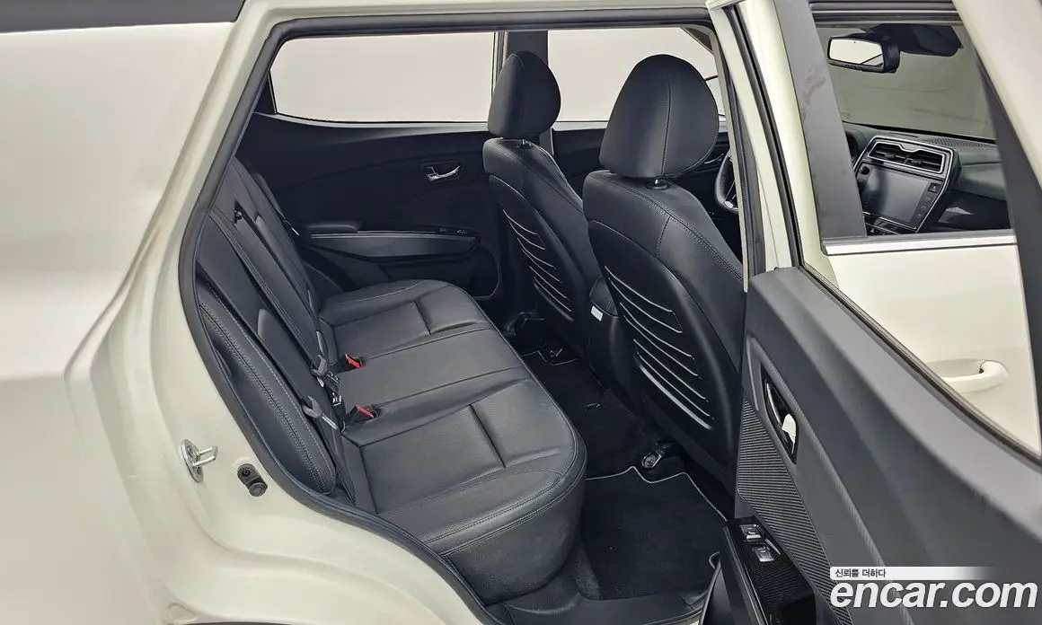 SsangYong TIBOLI 2022 1.5 автомат (гидро), фото 12 SsangYong TIBOLI 2022 1.5 автомат (гидро), фото 12