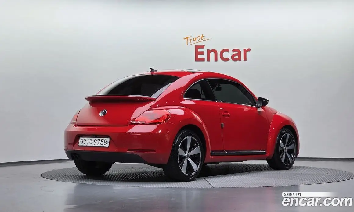 Volkswagen Beatle 2015 2.0 автомат (гидро), фото 1 Volkswagen Beatle 2015 2.0 автомат (гидро), фото 1