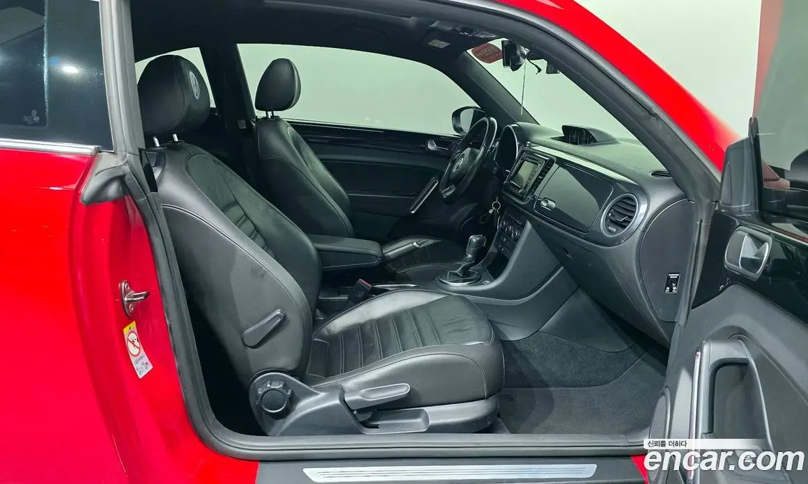 Volkswagen Beatle 2015 2.0 автомат (гидро), фото 16 Volkswagen Beatle 2015 2.0 автомат (гидро), фото 16