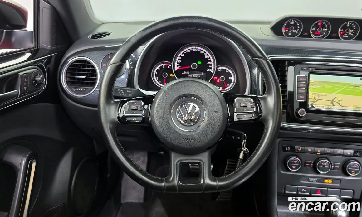 Volkswagen Beatle 2015 2.0 автомат (гидро), фото 18 Volkswagen Beatle 2015 2.0 автомат (гидро), фото 18