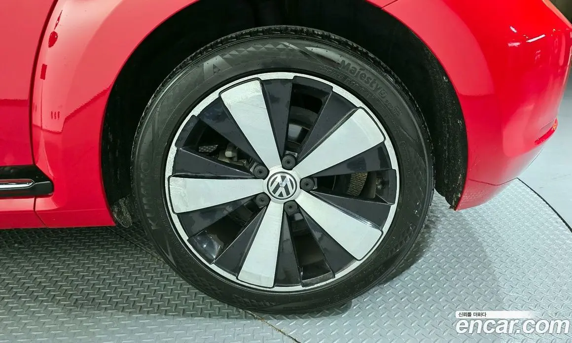 Volkswagen Beatle 2015 2.0 автомат (гидро), фото 6 Volkswagen Beatle 2015 2.0 автомат (гидро), фото 6