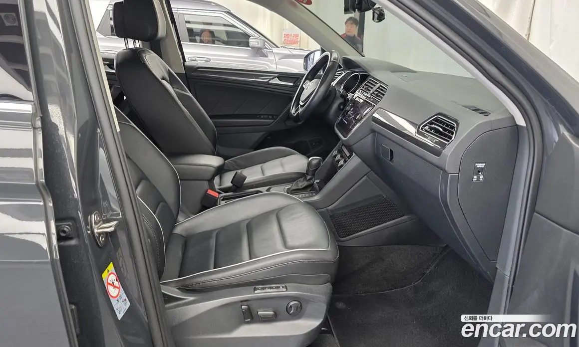 Volkswagen Tiguan 2019 2.0 автомат (гидро), фото 16