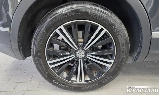 Volkswagen Tiguan 2019 2.0 автомат (гидро), миниатюра 5
