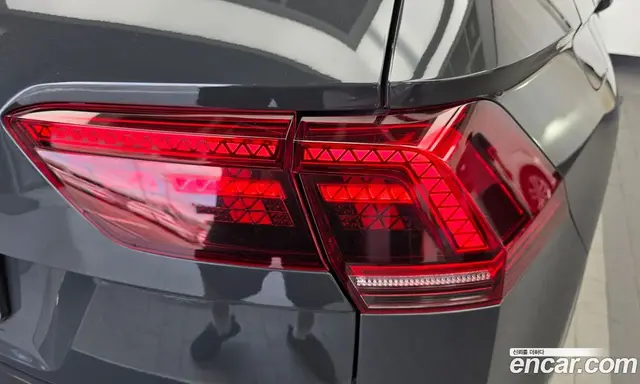 Volkswagen Tiguan 2019 2.0 автомат (гидро), миниатюра 9