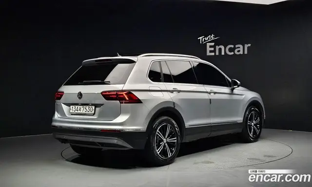 Volkswagen Tiguan 2020 2.0 автомат (гидро), миниатюра 2