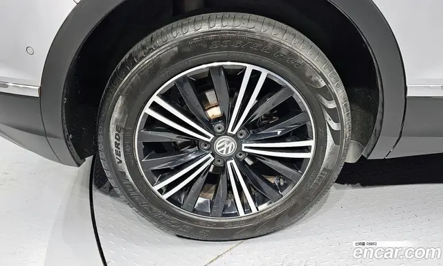 Volkswagen Tiguan 2020 2.0 автомат (гидро), миниатюра 5