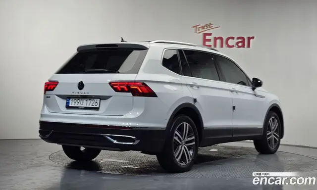 Volkswagen Tiguan, 2023, 31 411 км