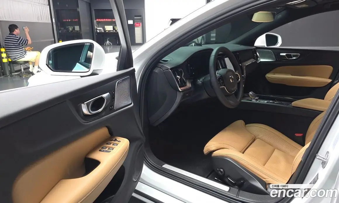 Volvo S60 2024 2.0 автомат (гидро), фото 13 Volvo S60 2024 2.0 автомат (гидро), фото 13