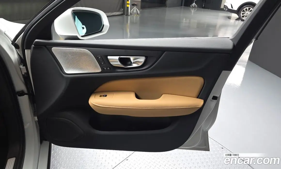 Volvo S60 2024 2.0 автомат (гидро), фото 14 Volvo S60 2024 2.0 автомат (гидро), фото 14