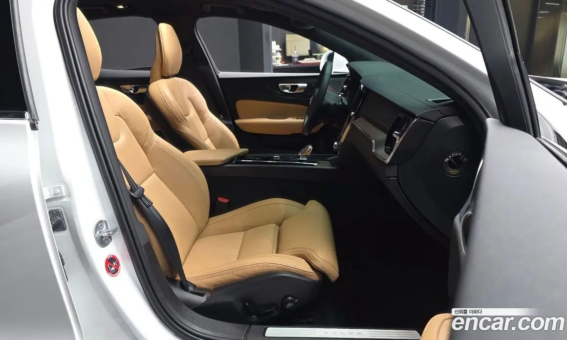 Volvo S60 2024 2.0 автомат (гидро), фото 17 Volvo S60 2024 2.0 автомат (гидро), фото 17