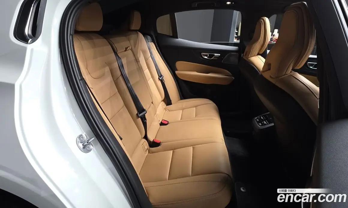 Volvo S60 2024 2.0 автомат (гидро), фото 18 Volvo S60 2024 2.0 автомат (гидро), фото 18