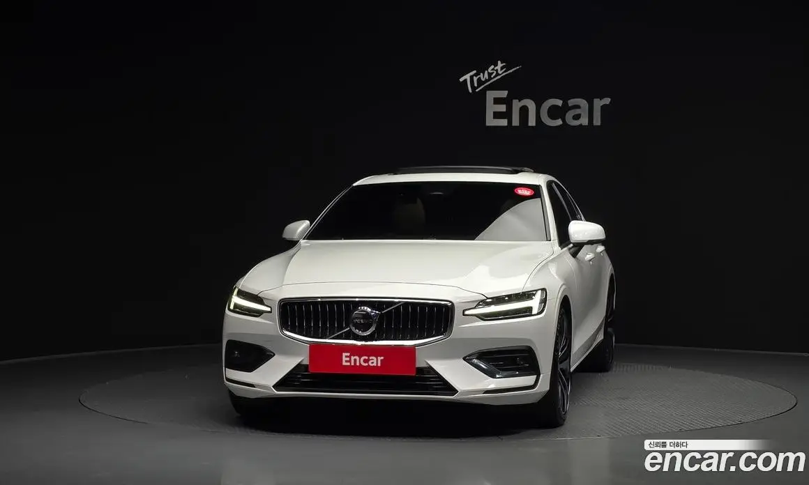Volvo S60 2024 2.0 автомат (гидро), фото 3 Volvo S60 2024 2.0 автомат (гидро), фото 3