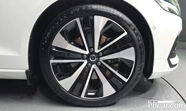 Volvo S60 2024 2.0 автомат (гидро), миниатюра 7 Volvo S60 2024 2.0 автомат (гидро), миниатюра 7