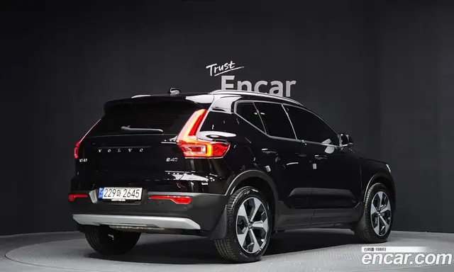 Volvo XC40 2024 2.0 автомат (гидро), миниатюра 2 Volvo XC40 2024 2.0 автомат (гидро), миниатюра 2