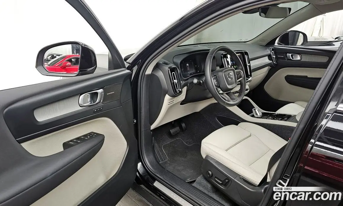 Volvo XC40 2024 2.0 автомат (гидро), фото 13 Volvo XC40 2024 2.0 автомат (гидро), фото 13
