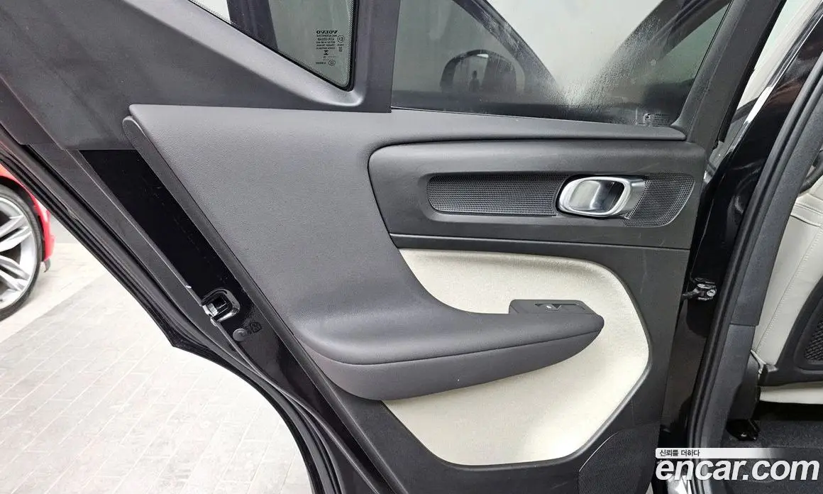 Volvo XC40 2024 2.0 автомат (гидро), фото 15 Volvo XC40 2024 2.0 автомат (гидро), фото 15