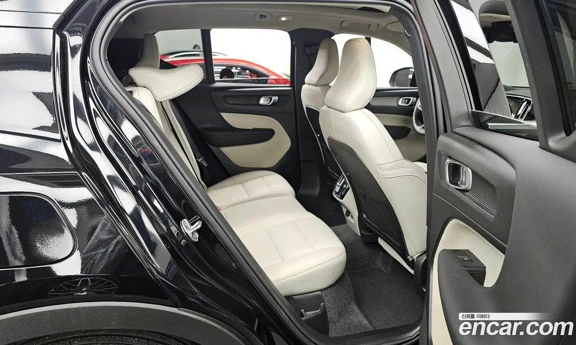 Volvo XC40 2024 2.0 автомат (гидро), фото 18 Volvo XC40 2024 2.0 автомат (гидро), фото 18