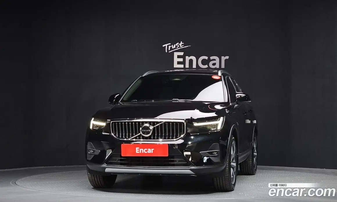 Volvo XC40 2024 2.0 автомат (гидро), фото 3 Volvo XC40 2024 2.0 автомат (гидро), фото 3