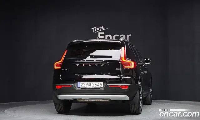 Volvo XC40 2024 2.0 автомат (гидро), миниатюра 4 Volvo XC40 2024 2.0 автомат (гидро), миниатюра 4