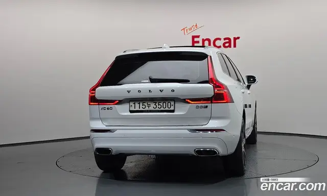 Volvo XC60 2018 2.0 автомат (гидро), миниатюра 4 Volvo XC60 2018 2.0 автомат (гидро), миниатюра 4