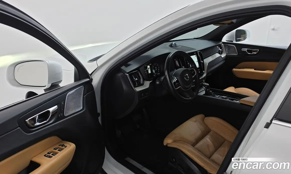 Volvo XC60 2018 2.0 автомат (гидро), фото 10 Volvo XC60 2018 2.0 автомат (гидро), фото 10