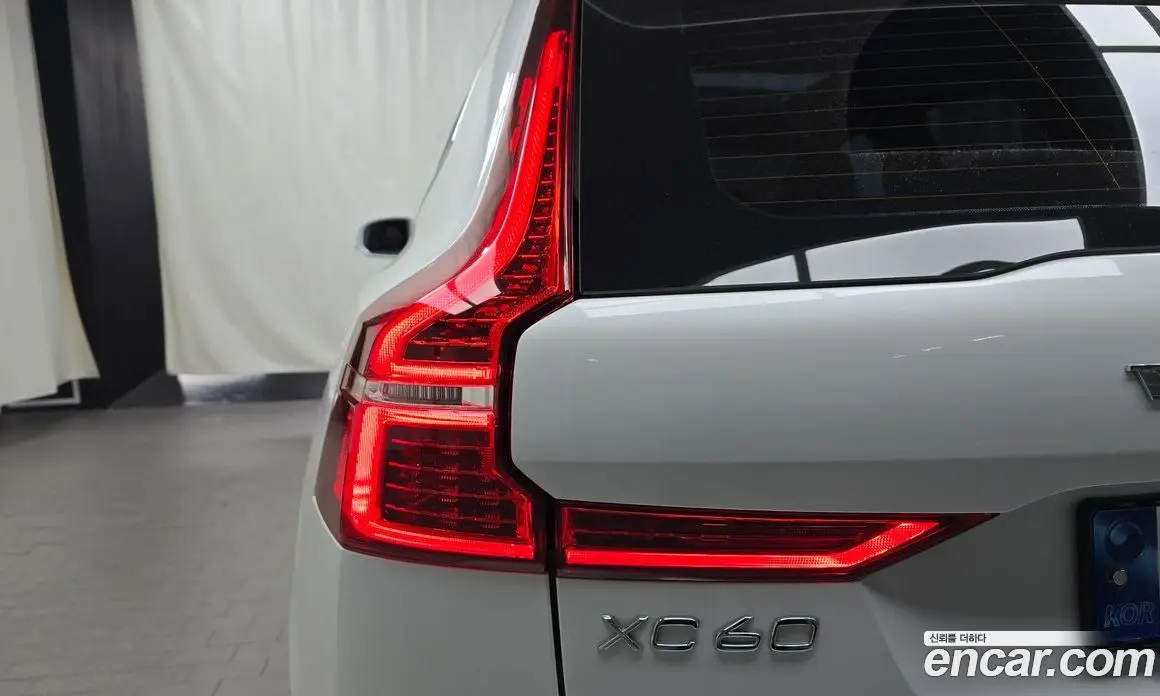 Volvo XC60 2021 2.0 автомат (гидро), фото 8 Volvo XC60 2021 2.0 автомат (гидро), фото 8