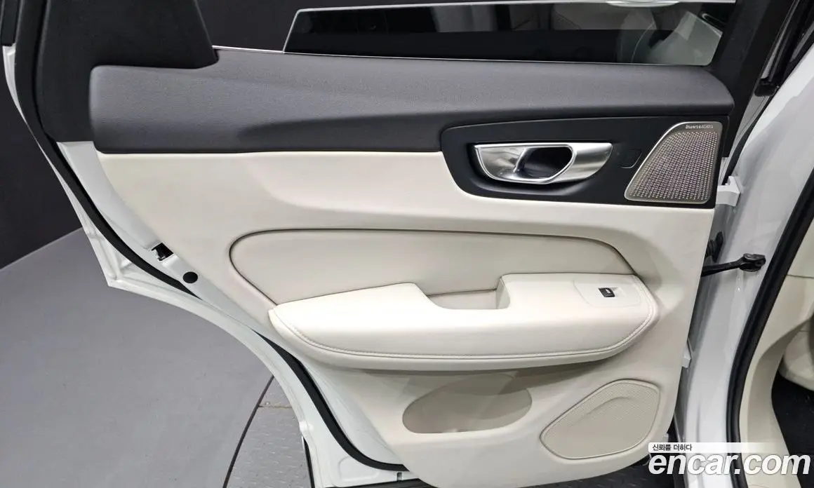 Volvo XC60 2026 2.0 автомат (гидро), фото 15 Volvo XC60 2026 2.0 автомат (гидро), фото 15