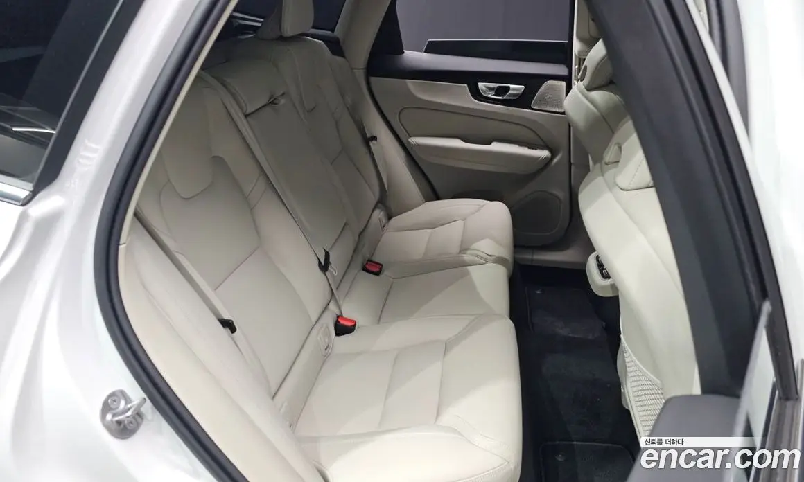 Volvo XC60 2026 2.0 автомат (гидро), фото 18 Volvo XC60 2026 2.0 автомат (гидро), фото 18