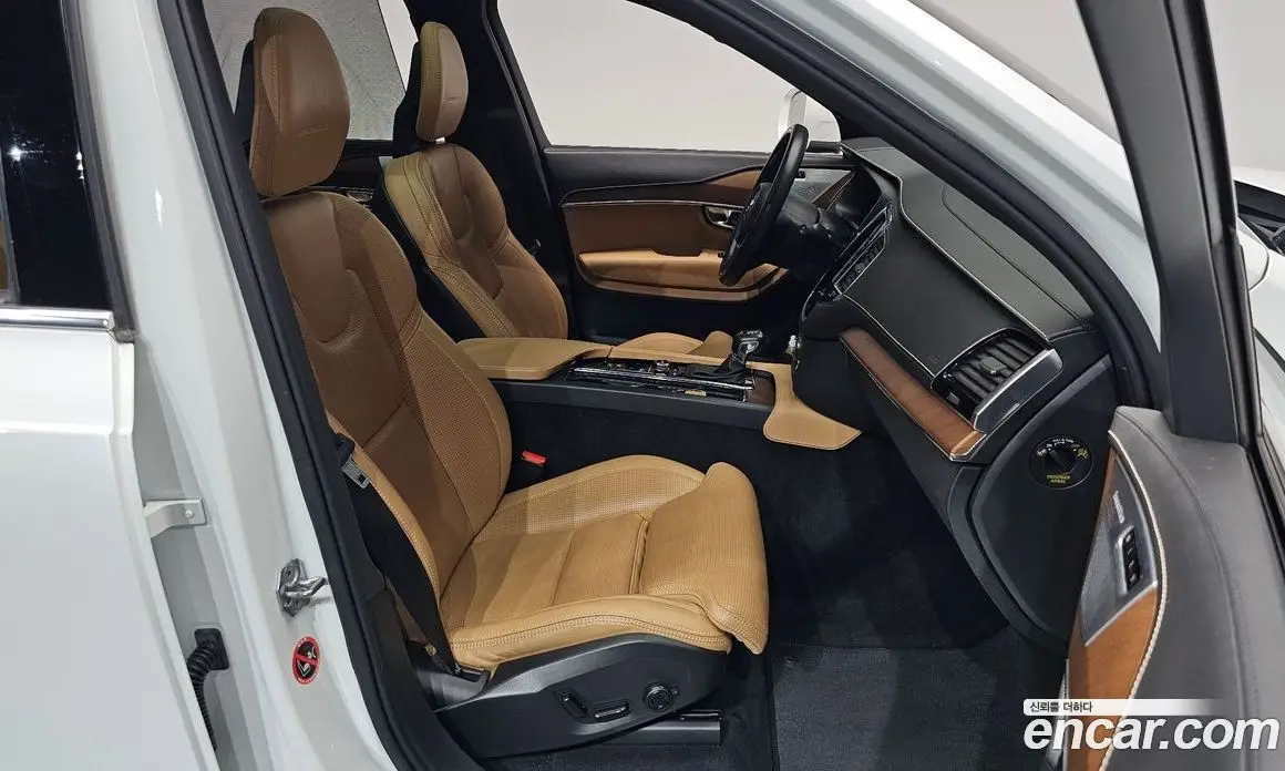 Volvo XC90 2017 2.0 автомат (гидро), фото 17 Volvo XC90 2017 2.0 автомат (гидро), фото 17