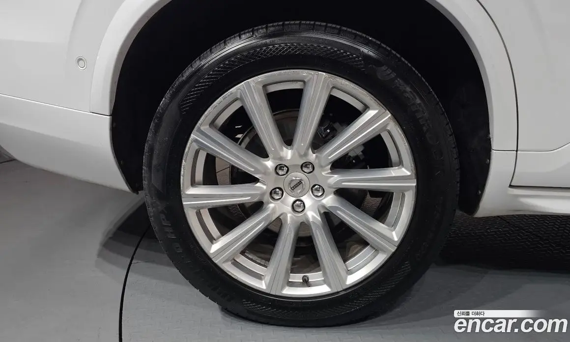 Volvo XC90 2017 2.0 автомат (гидро), фото 4 Volvo XC90 2017 2.0 автомат (гидро), фото 4