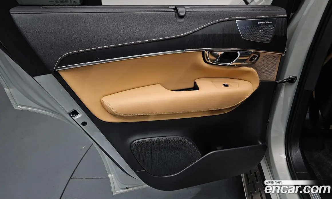 Volvo XC90 2022 2.0 автомат (гидро), фото 15