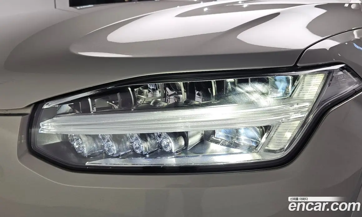 Volvo XC90 2022 2.0 автомат (гидро), фото 8