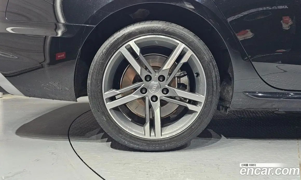 Audi A4 2021 2.0 автомат (гидро), фото 5