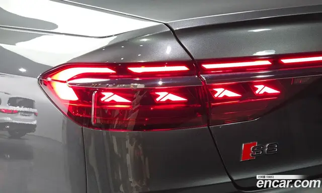 Audi S8 2025 4.0 АКПП, миниатюра 9