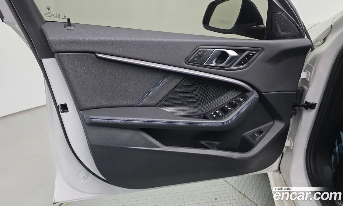 BMW 1 серия 2023 2.0 автомат (гидро), фото 14