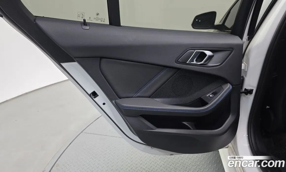 BMW 1 серия 2023 2.0 автомат (гидро), фото 15