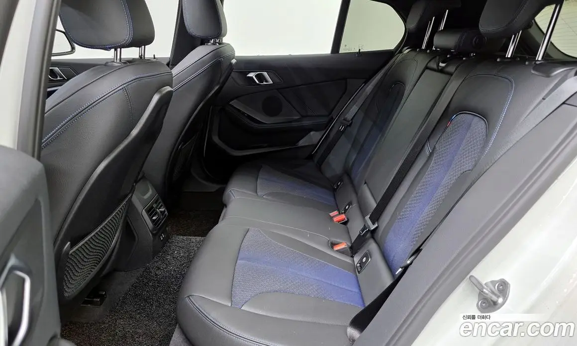 BMW 1 серия 2023 2.0 автомат (гидро), фото 18