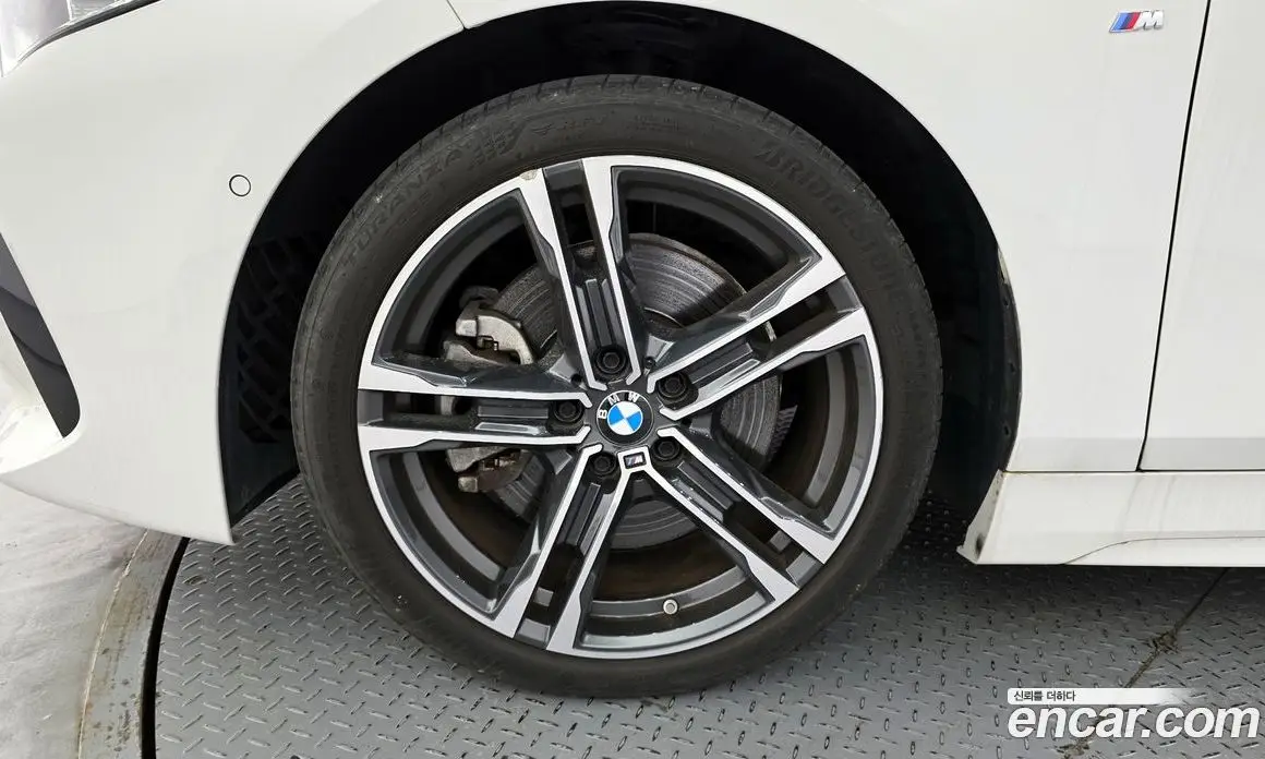 BMW 1 серия 2023 2.0 автомат (гидро), фото 5