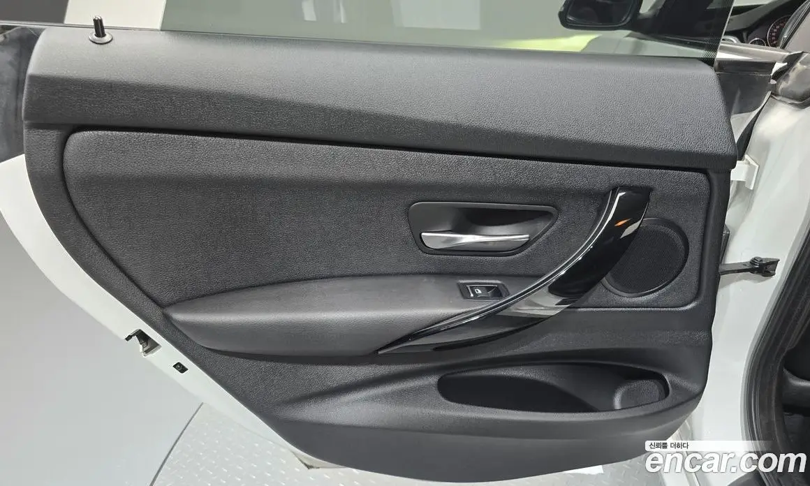 BMW 3 серия 2018 2.0 автомат (гидро), фото 15 BMW 3 серия 2018 2.0 автомат (гидро), фото 15