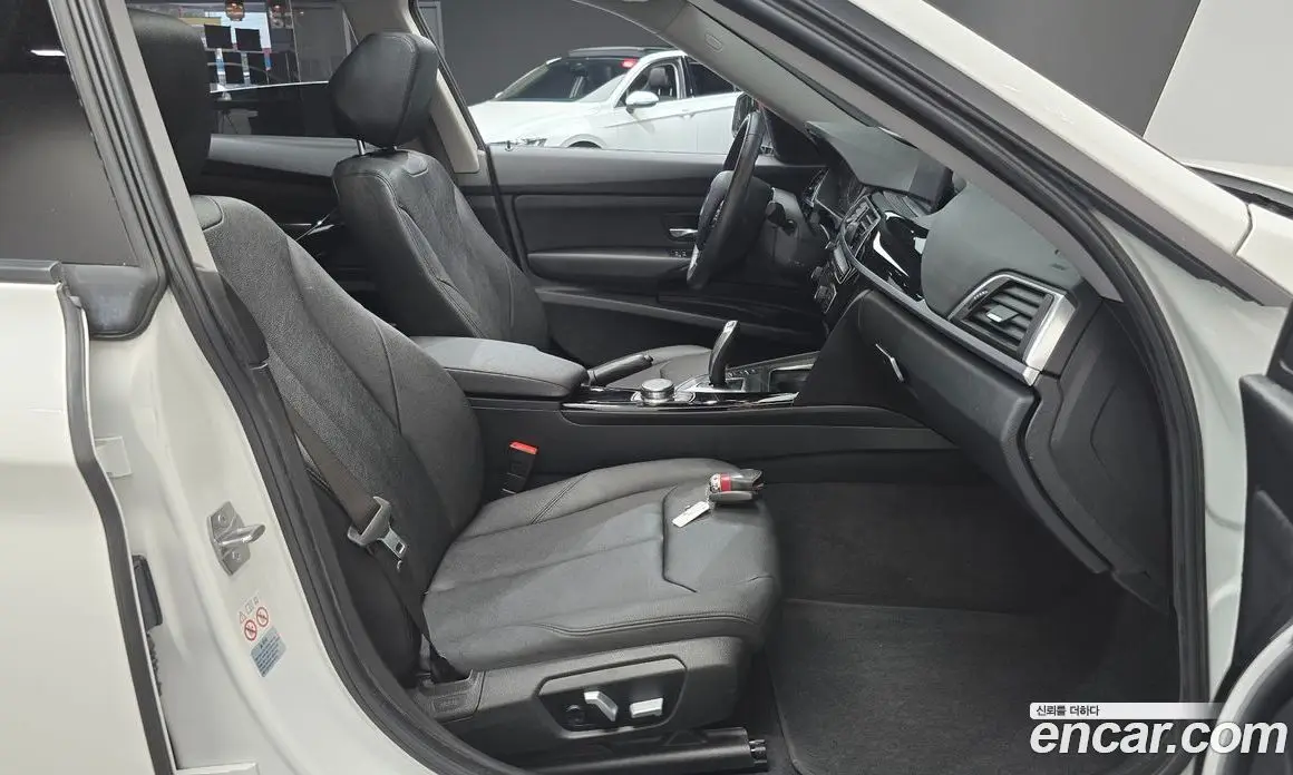 BMW 3 серия 2018 2.0 автомат (гидро), фото 17 BMW 3 серия 2018 2.0 автомат (гидро), фото 17