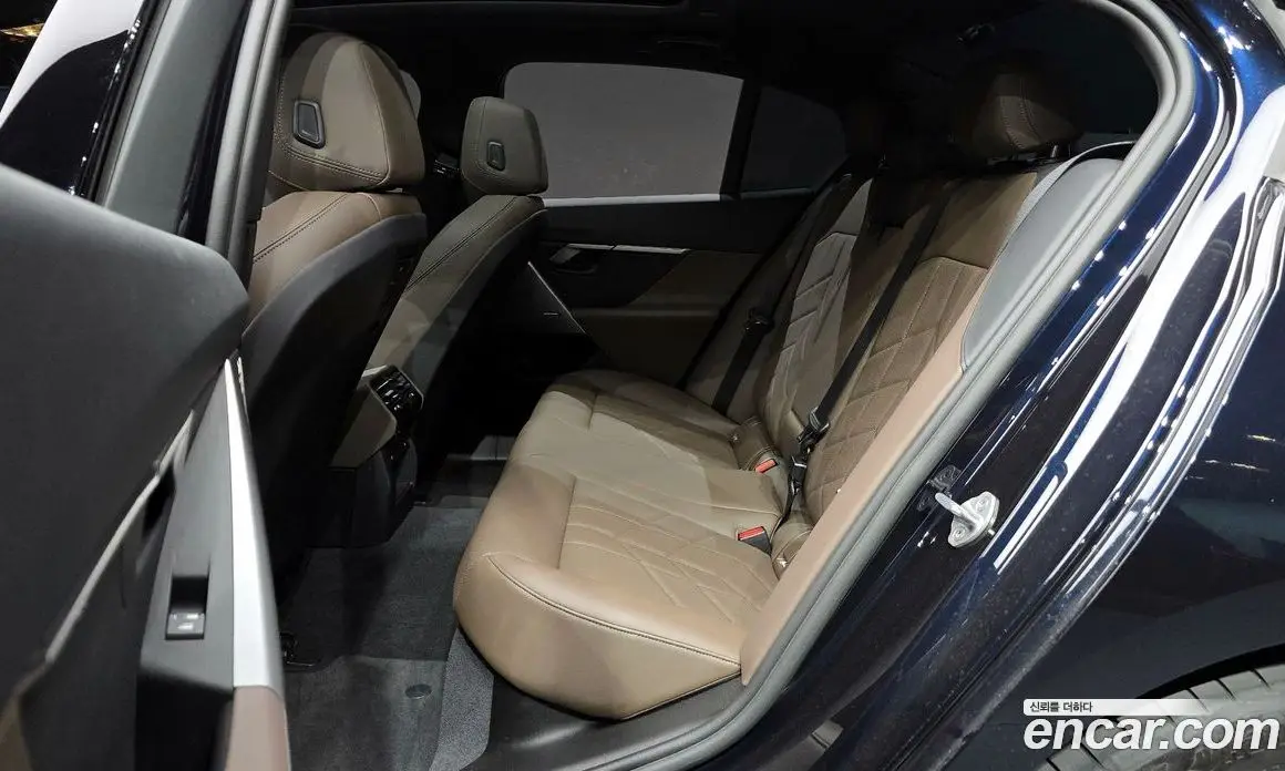 BMW 5 серия 2024 2.0 автомат (гидро), фото 18 BMW 5 серия 2024 2.0 автомат (гидро), фото 18