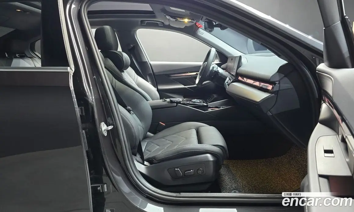 BMW 5 серия 2025 2.0 автомат (гидро), фото 16 BMW 5 серия 2025 2.0 автомат (гидро), фото 16