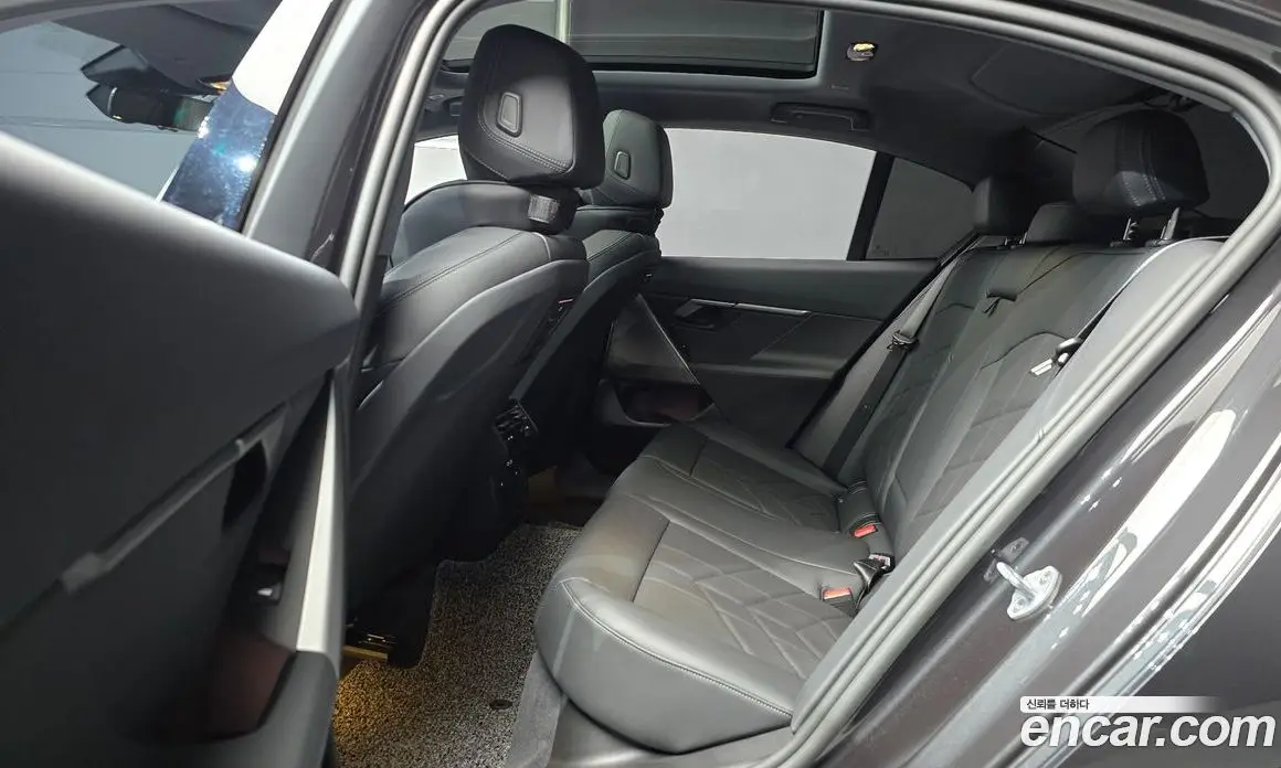 BMW 5 серия 2025 2.0 автомат (гидро), фото 18 BMW 5 серия 2025 2.0 автомат (гидро), фото 18