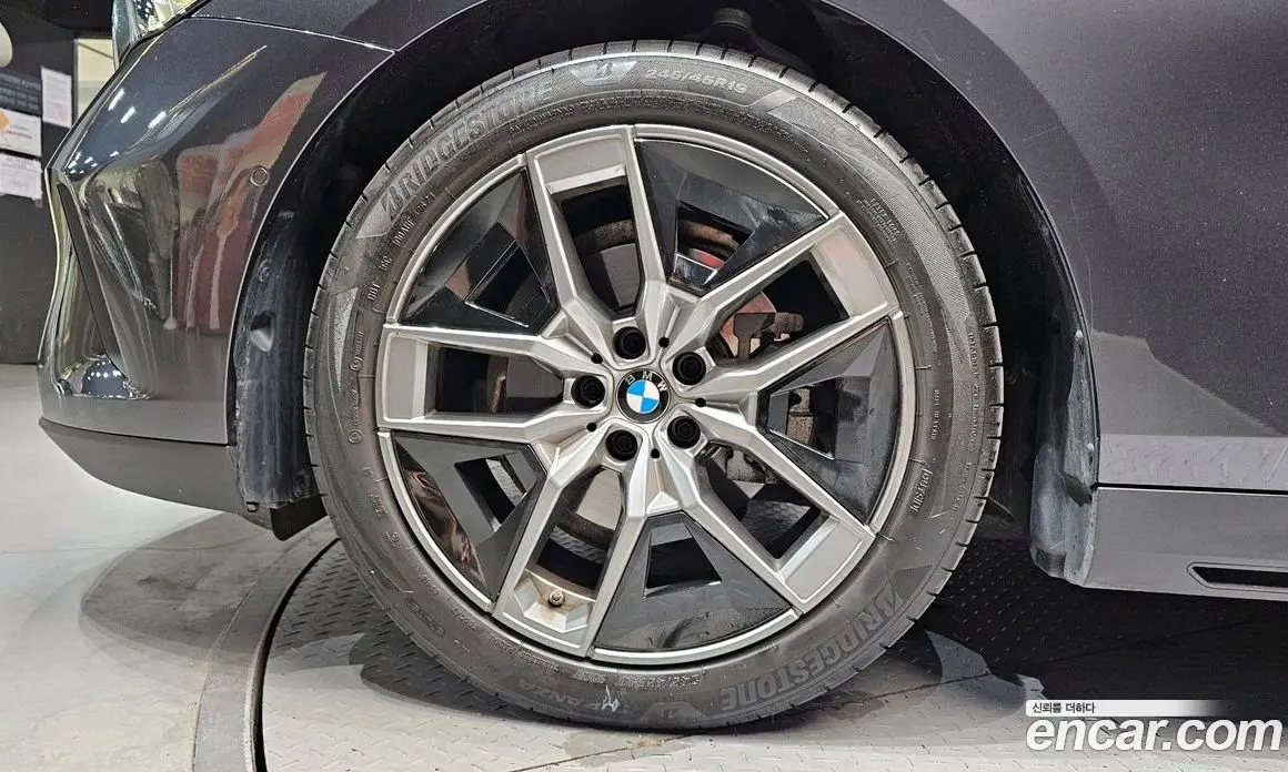 BMW 5 серия 2025 2.0 автомат (гидро), фото 5 BMW 5 серия 2025 2.0 автомат (гидро), фото 5