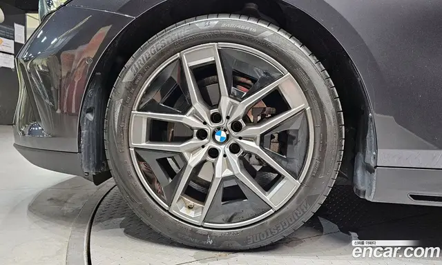 BMW 5 серия 2025 2.0 автомат (гидро), миниатюра 5 BMW 5 серия 2025 2.0 автомат (гидро), миниатюра 5