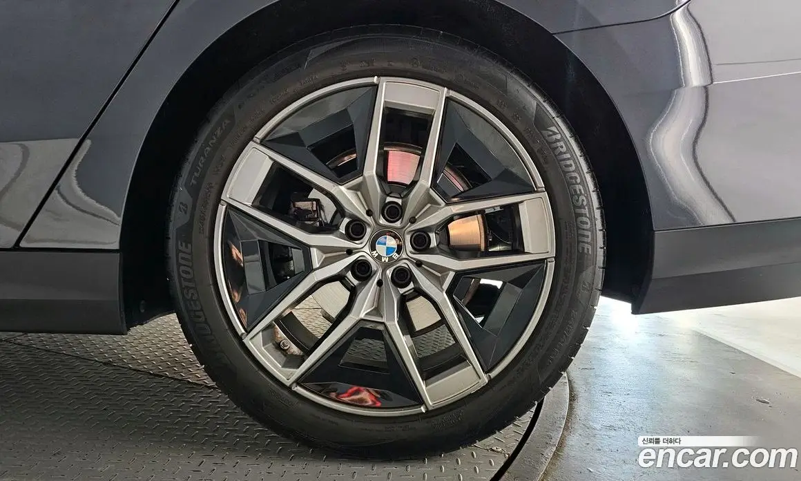 BMW 5 серия 2025 2.0 автомат (гидро), фото 7 BMW 5 серия 2025 2.0 автомат (гидро), фото 7