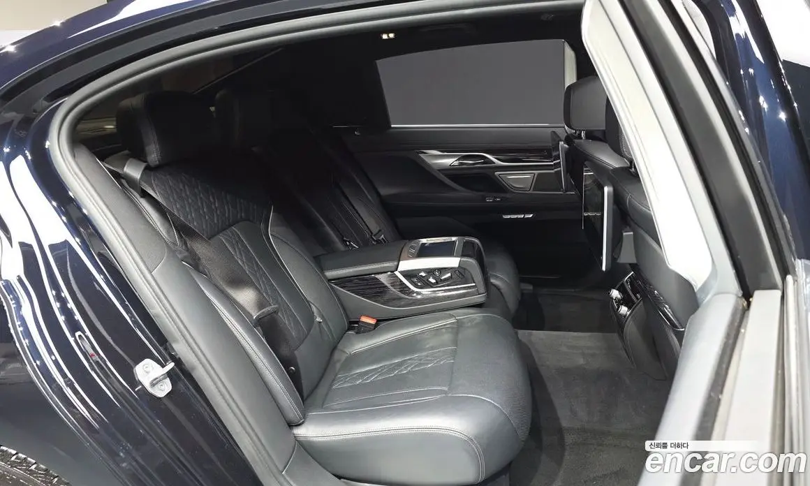 BMW 7 серия 2017 3.0 автомат (гидро), фото 17 BMW 7 серия 2017 3.0 автомат (гидро), фото 17